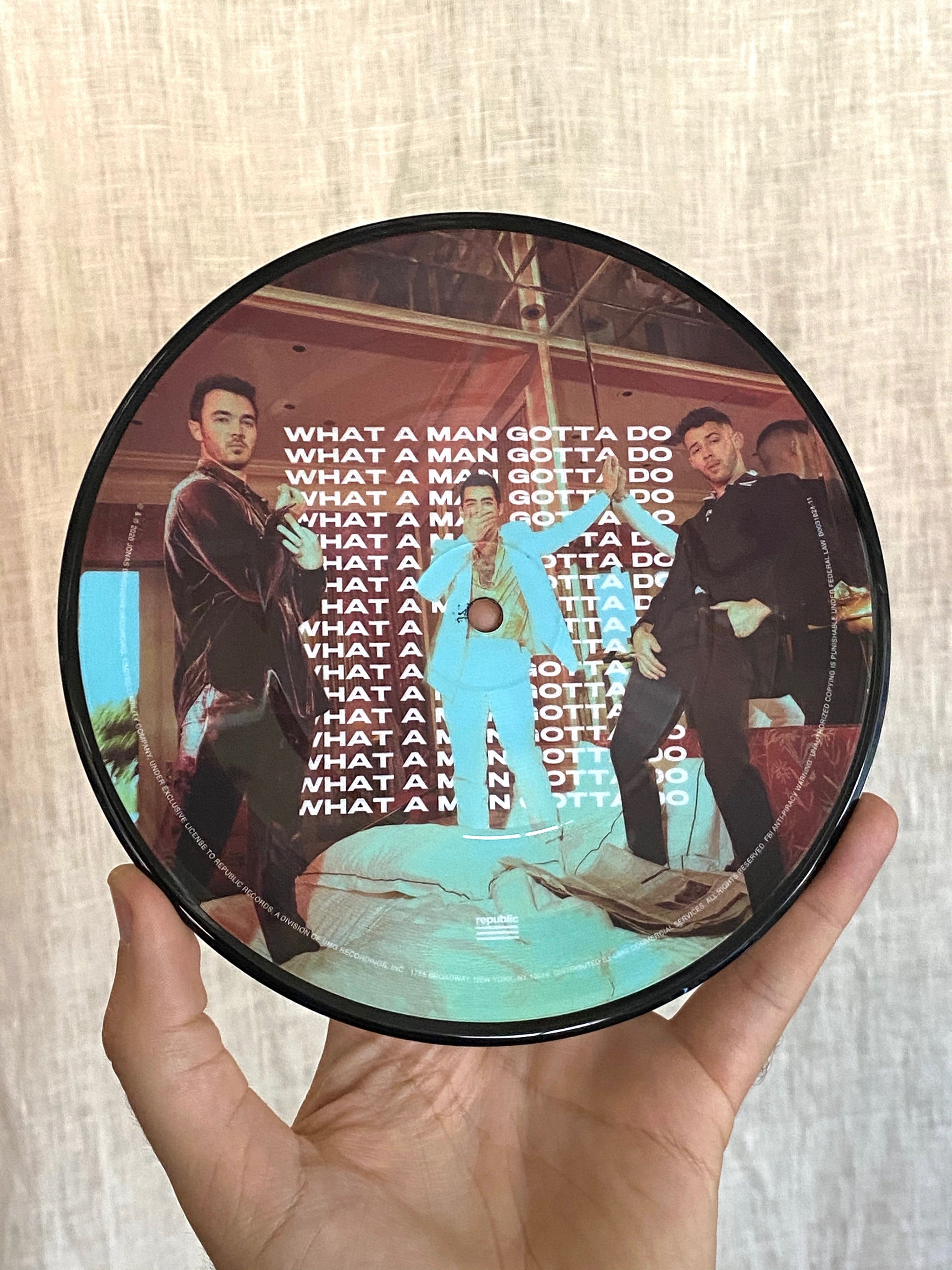 "What A Man Gotta Do"            7-inch picture disc! - JONAS VINYL CLUB